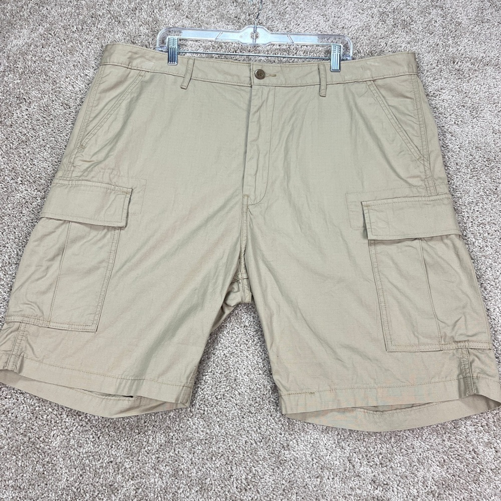 Levi's Mens Cargo Shorts Size 44 Beige Cotton Utility Outdoor Casual Flap Pocket